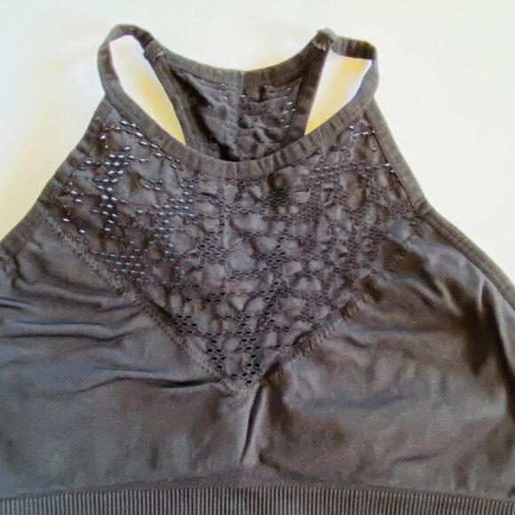 Betsey Johnson Black Sports Activewear Bra w/Eyelets size M Excellent Condition - Picture 2 of 9